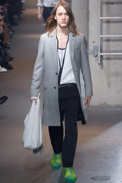 Look 7